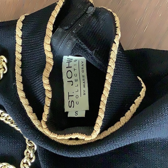 Gorgeous black and gold Knit Sweater Set by St.John 🖤🖤🖤🖤💛 - Picture 6 of 10